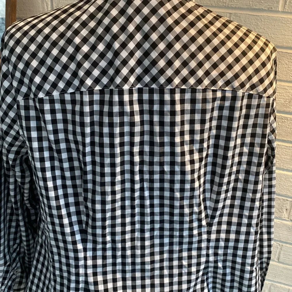 Size 14W tailored Talbots non-iron button down - Picture 7 of 8